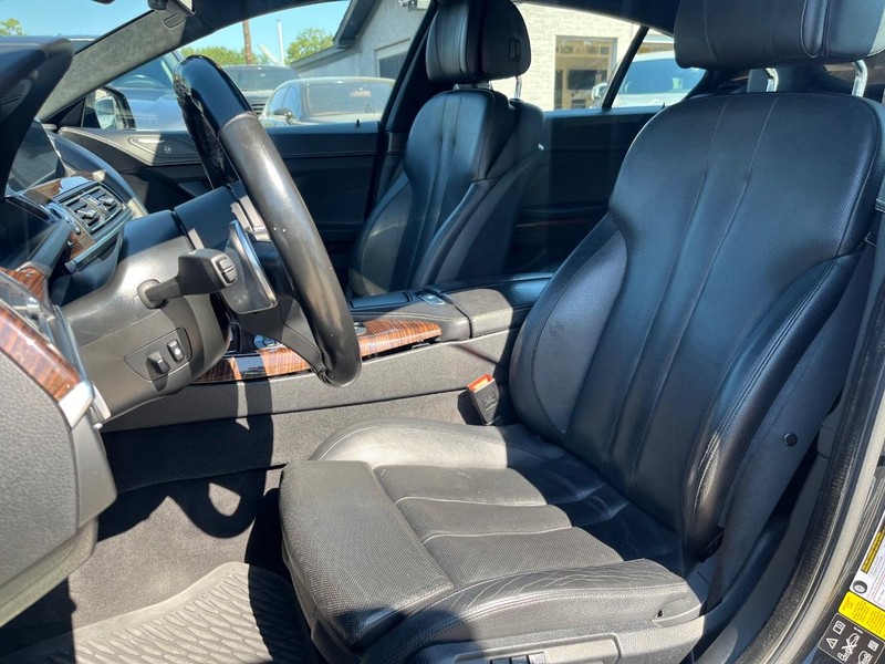 BMW 640i Gran Coupe Vehicle Full-screen Gallery Image 11