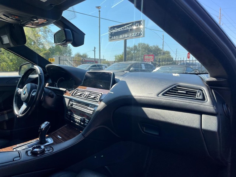 BMW 640i Gran Coupe Vehicle Full-screen Gallery Image 13