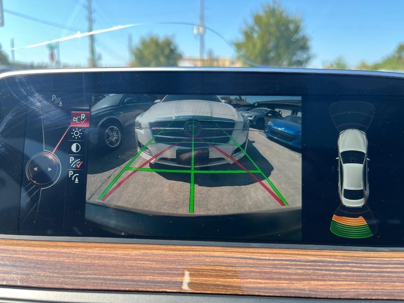 BMW 640i Gran Coupe Vehicle Full-screen Gallery Image 24