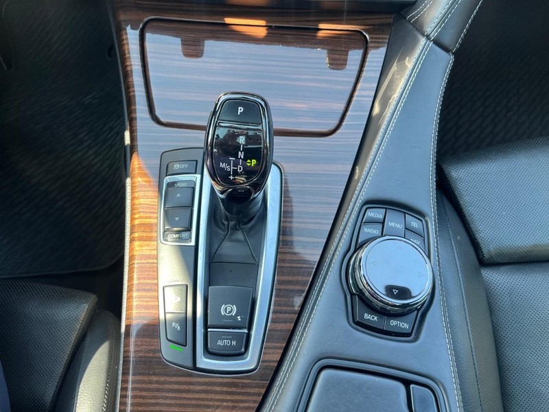 BMW 640i Gran Coupe Vehicle Full-screen Gallery Image 26