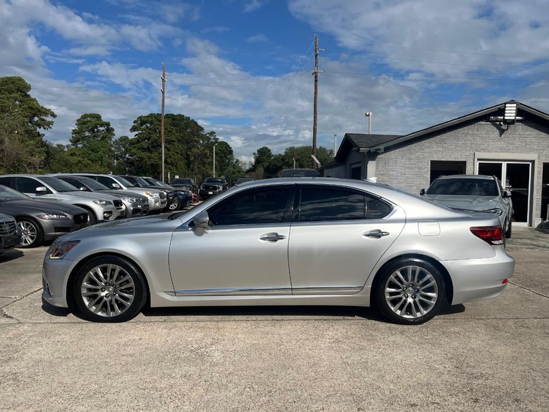 Lexus LS 460 Vehicle Full-screen Gallery Image 09