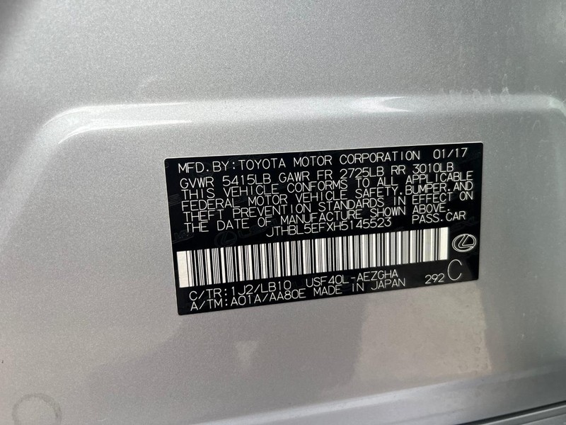 Lexus LS 460 Vehicle Full-screen Gallery Image 30