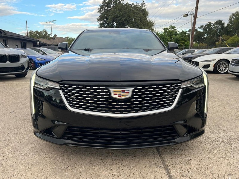 Cadillac CT4 Vehicle Full-screen Gallery Image 02