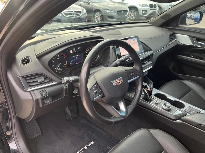 Cadillac CT4 Vehicle Full-screen Gallery Image 10