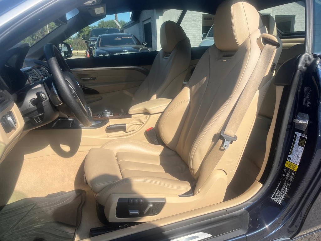 BMW 428i Vehicle Full-screen Gallery Image 19