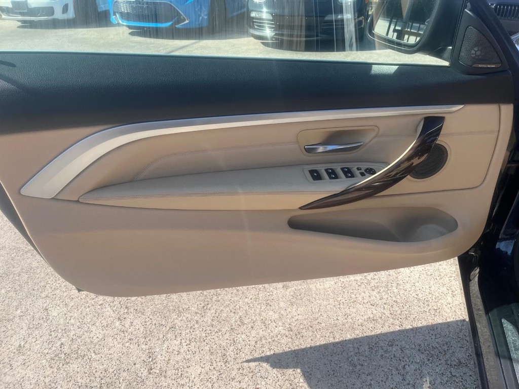 BMW 428i Vehicle Full-screen Gallery Image 20