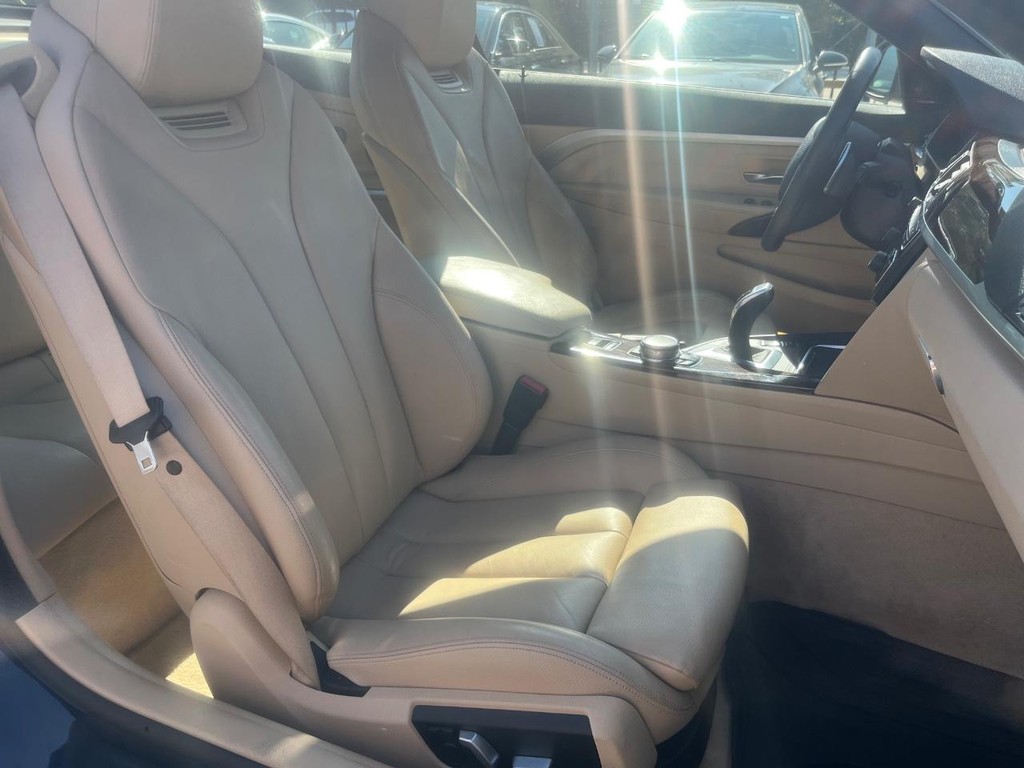 BMW 428i Vehicle Full-screen Gallery Image 22