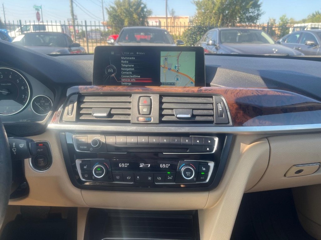 BMW 428i Vehicle Full-screen Gallery Image 27