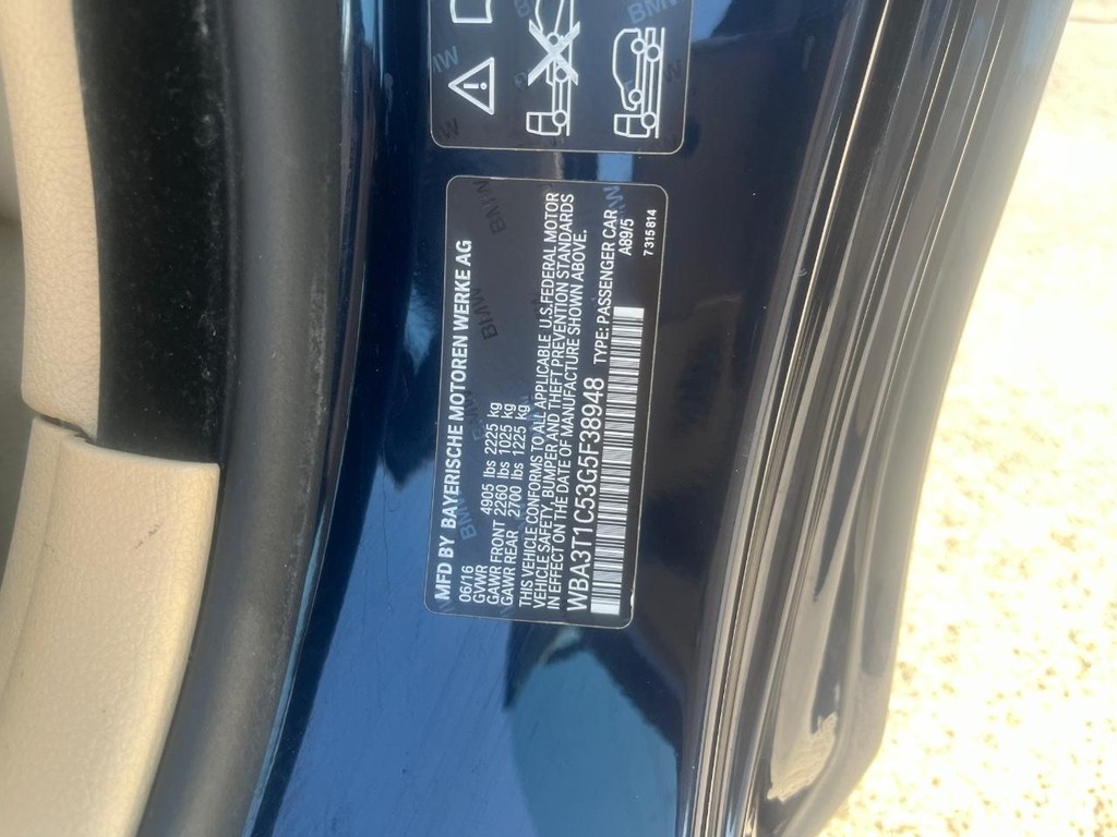 BMW 428i Vehicle Full-screen Gallery Image 32