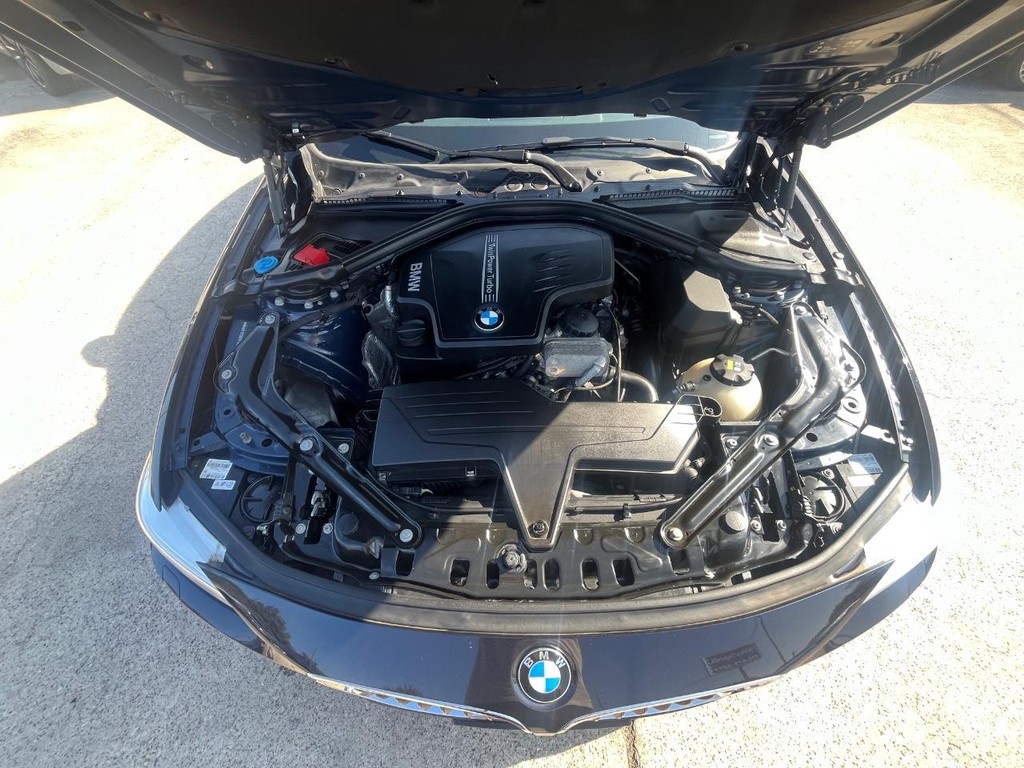 BMW 428i Vehicle Full-screen Gallery Image 33