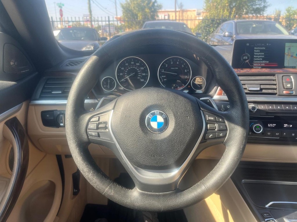 BMW 428i Vehicle Full-screen Gallery Image 34