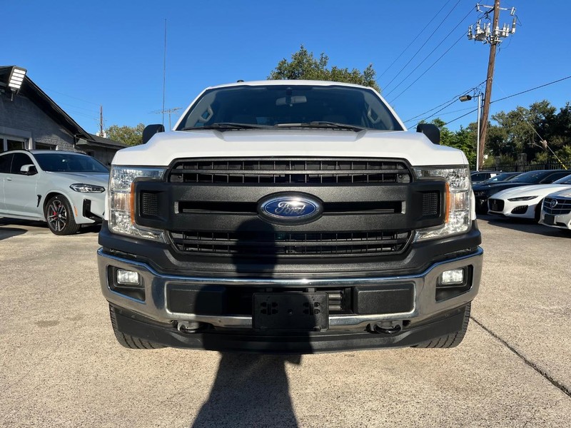 Ford F-150 Vehicle Full-screen Gallery Image 02