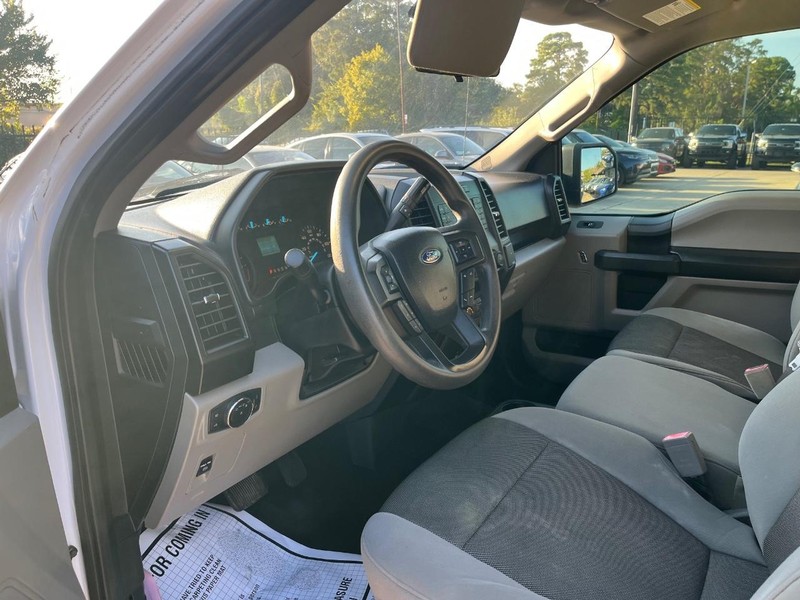 Ford F-150 Vehicle Full-screen Gallery Image 10