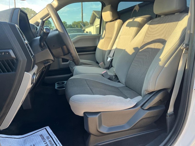 Ford F-150 Vehicle Full-screen Gallery Image 11