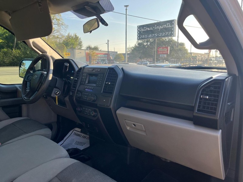 Ford F-150 Vehicle Full-screen Gallery Image 13