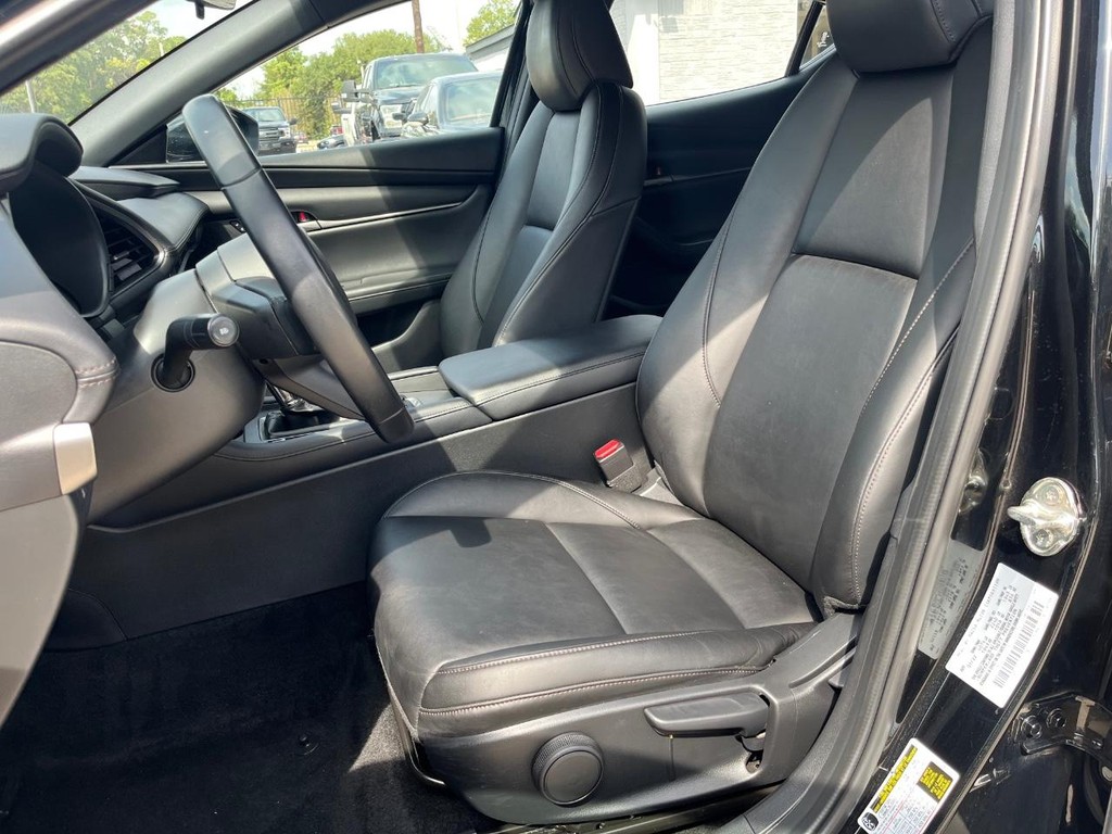 Mazda Mazda3 Hatchback Vehicle Full-screen Gallery Image 11