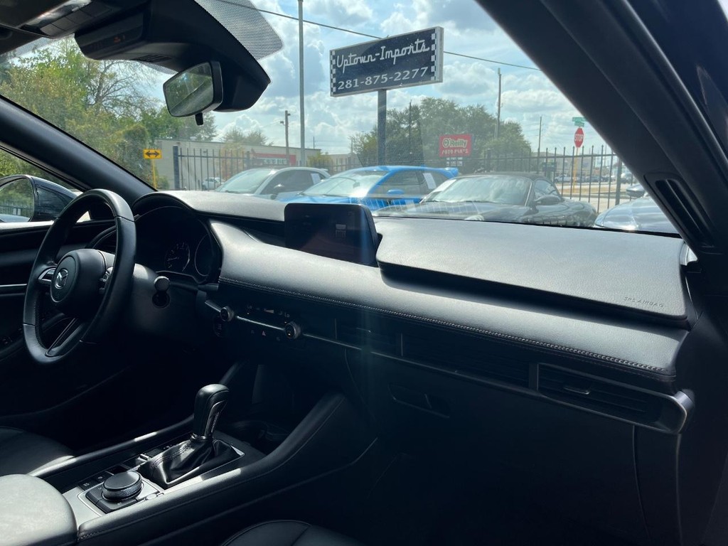 Mazda Mazda3 Hatchback Vehicle Full-screen Gallery Image 13