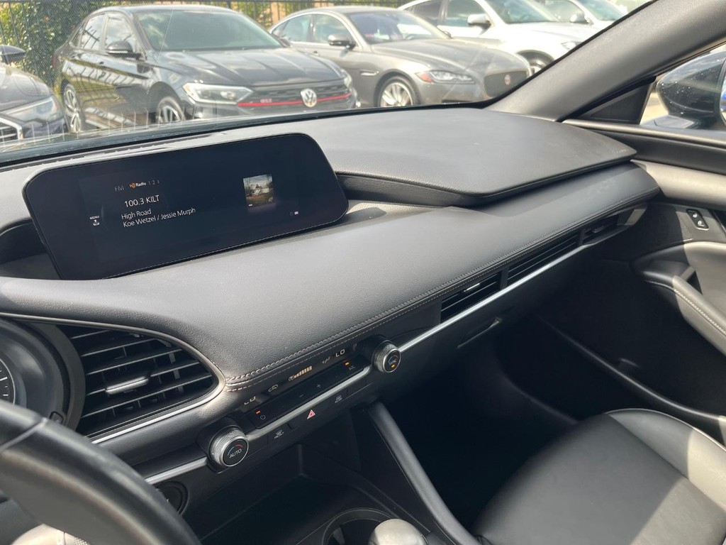 Mazda Mazda3 Hatchback Vehicle Full-screen Gallery Image 26