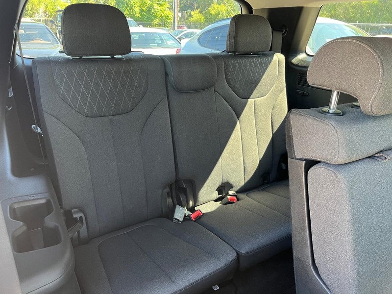 Hyundai Palisade Vehicle Full-screen Gallery Image 17