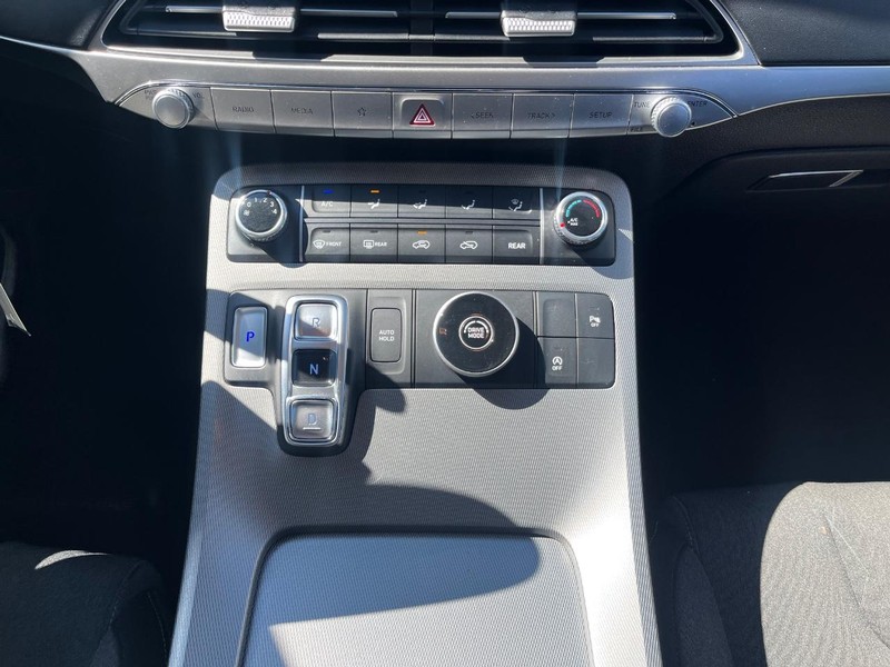 Hyundai Palisade Vehicle Full-screen Gallery Image 24