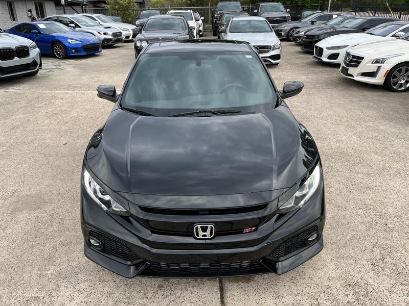 Honda Civic Si Coupe Vehicle Full-screen Gallery Image 03