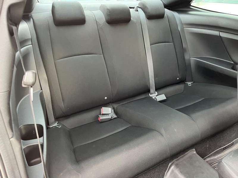 Honda Civic Si Coupe Vehicle Full-screen Gallery Image 16