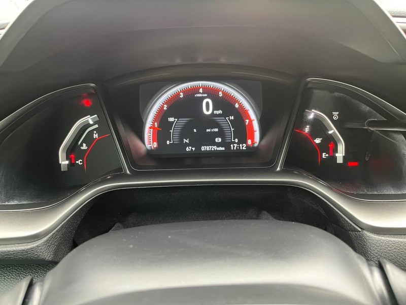 Honda Civic Si Coupe Vehicle Full-screen Gallery Image 18