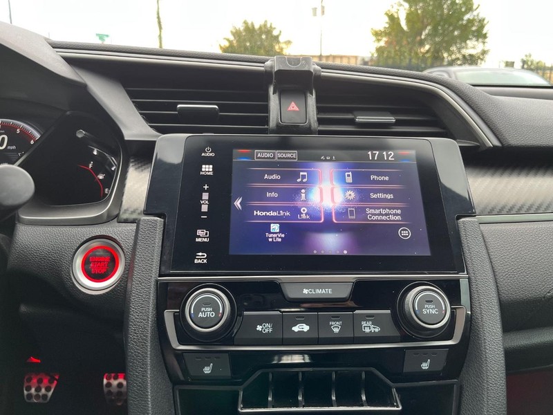 Honda Civic Si Coupe Vehicle Full-screen Gallery Image 19