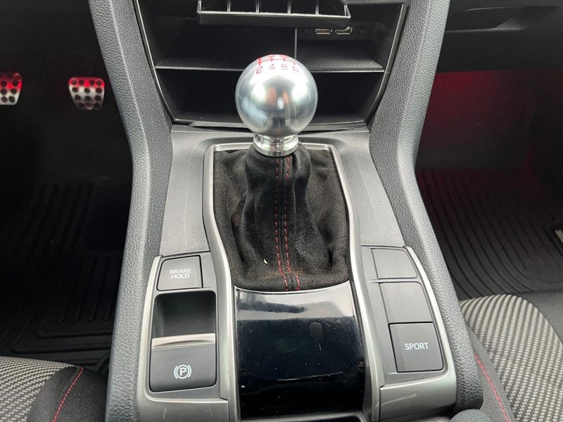 Honda Civic Si Coupe Vehicle Full-screen Gallery Image 22