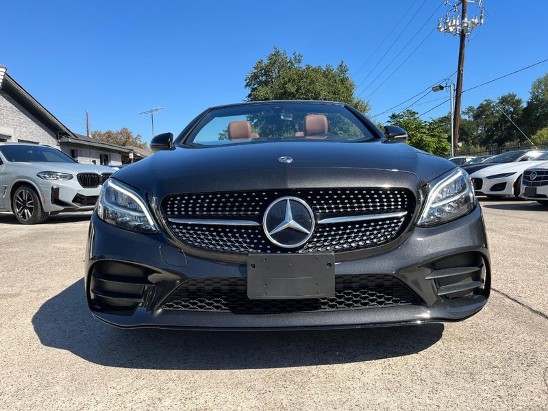 Mercedes-Benz C 300 Vehicle Full-screen Gallery Image 03