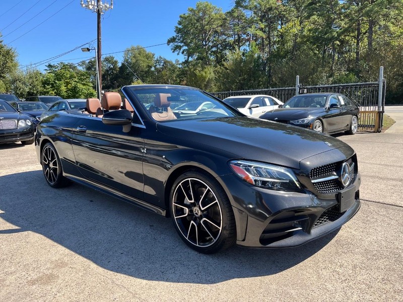 Mercedes-Benz C 300 Vehicle Full-screen Gallery Image 05