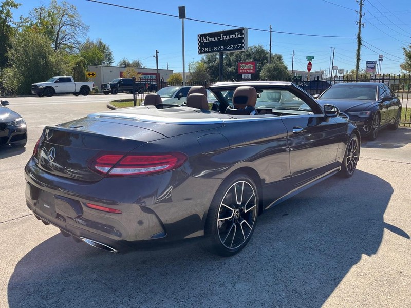 Mercedes-Benz C 300 Vehicle Full-screen Gallery Image 08