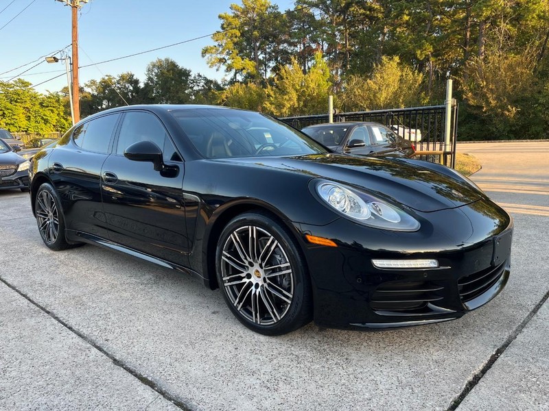 Porsche Panamera Vehicle Full-screen Gallery Image 04