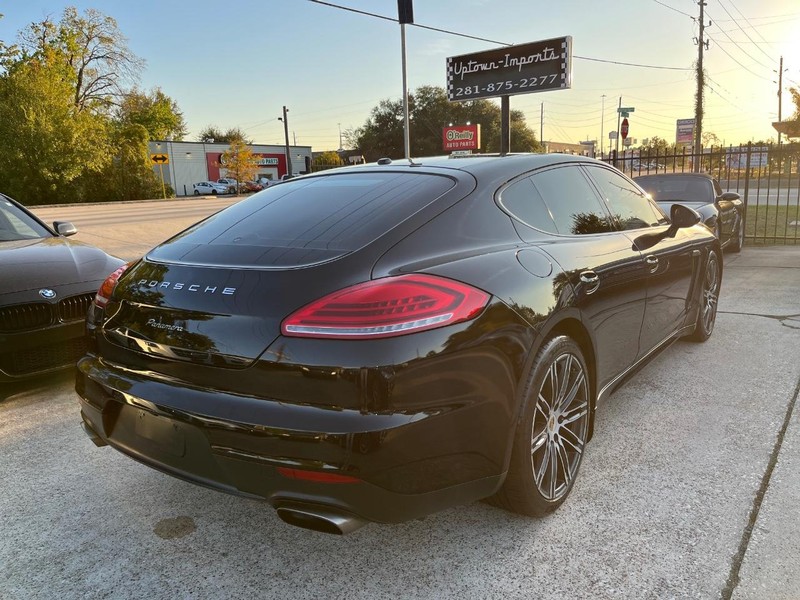 Porsche Panamera Vehicle Full-screen Gallery Image 06