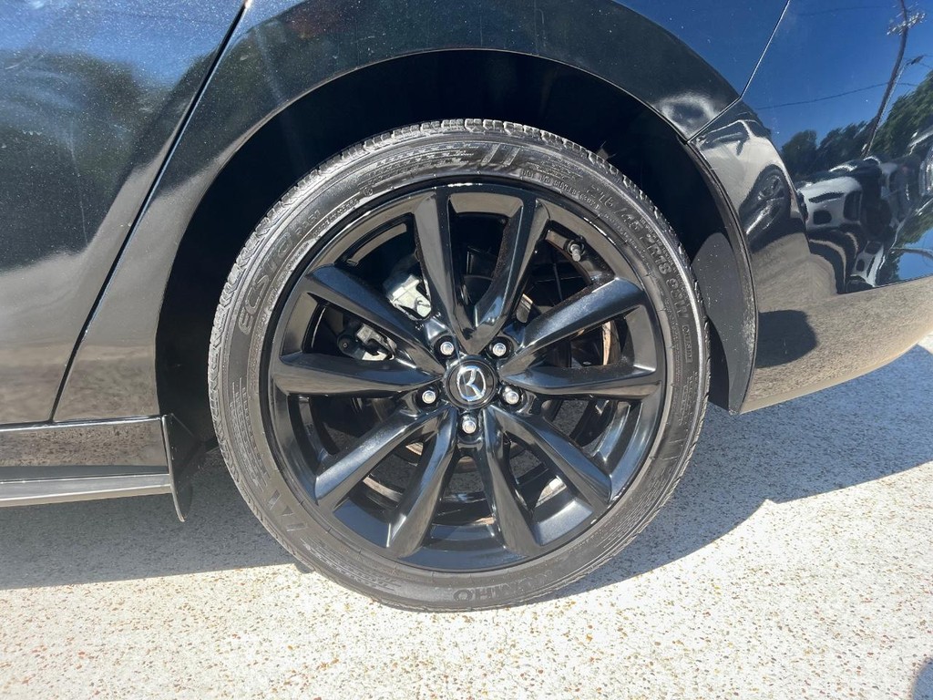 Mazda Mazda3 Sedan Vehicle Full-screen Gallery Image 29