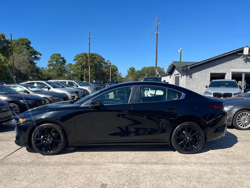 Mazda Mazda3 Sedan Vehicle Full-screen Gallery Image 09