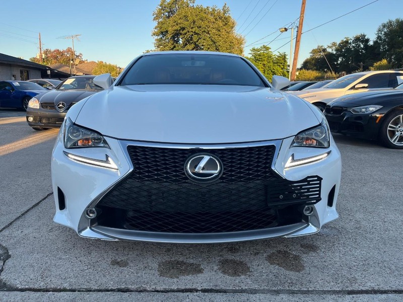 Lexus RC 350 Vehicle Full-screen Gallery Image 02