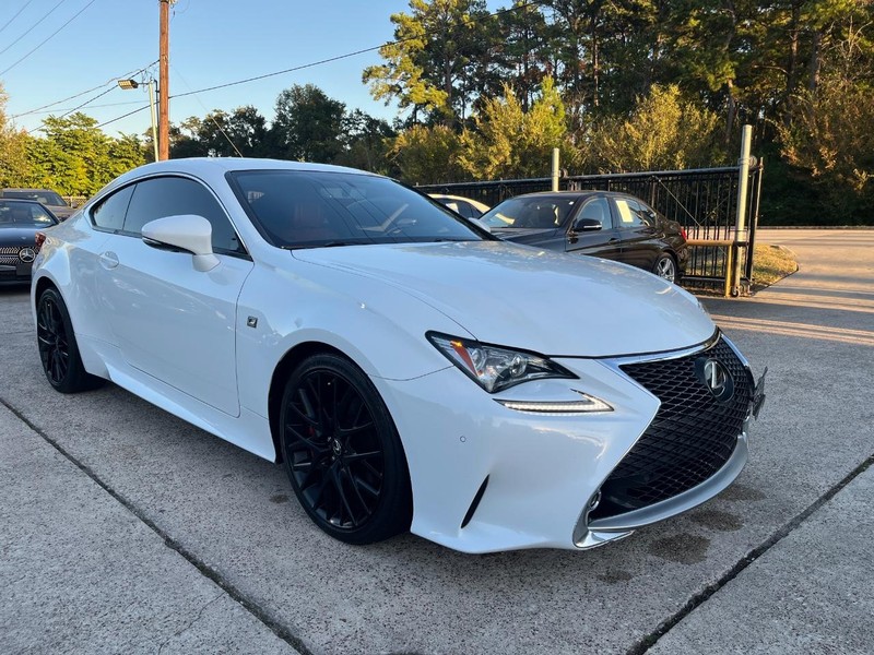 Lexus RC 350 Vehicle Full-screen Gallery Image 04