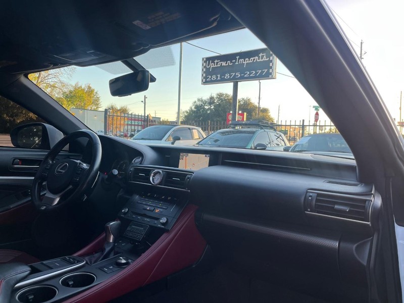 Lexus RC 350 Vehicle Full-screen Gallery Image 12