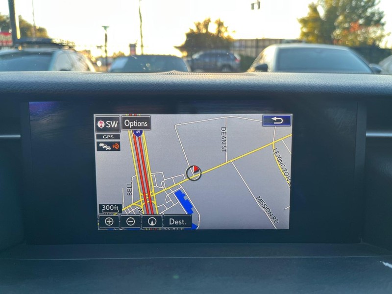 Lexus RC 350 Vehicle Full-screen Gallery Image 20