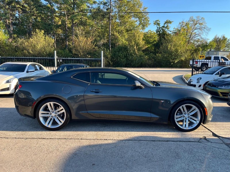 Chevrolet Camaro Vehicle Full-screen Gallery Image 05