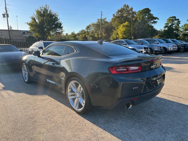 Chevrolet Camaro Vehicle Full-screen Gallery Image 08