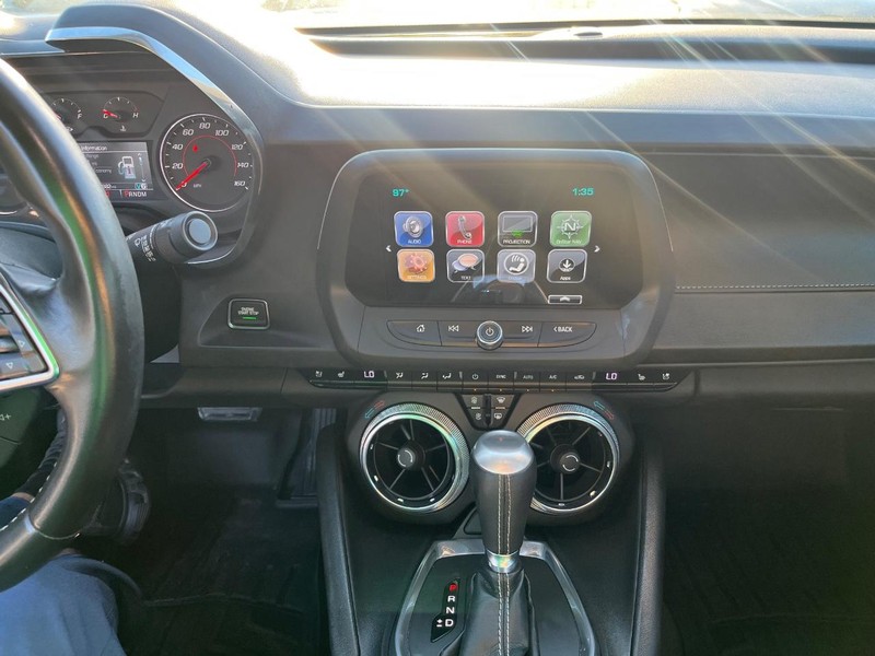 Chevrolet Camaro Vehicle Full-screen Gallery Image 20