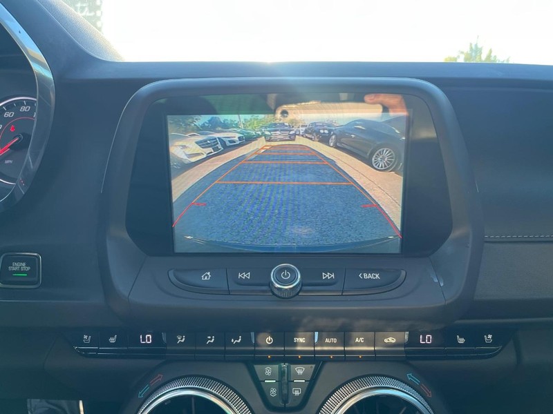 Chevrolet Camaro Vehicle Full-screen Gallery Image 21