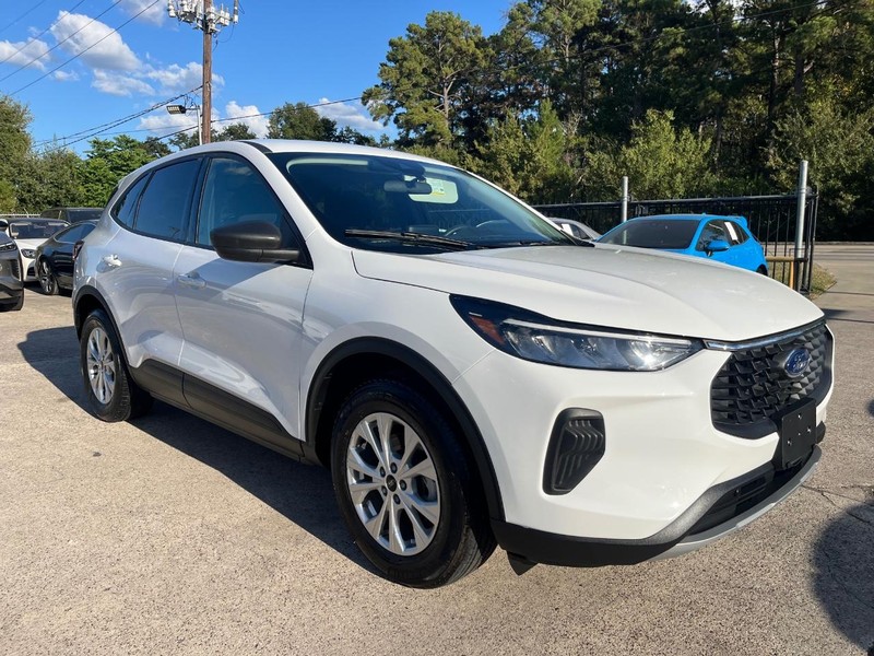 Ford Escape Vehicle Full-screen Gallery Image 04