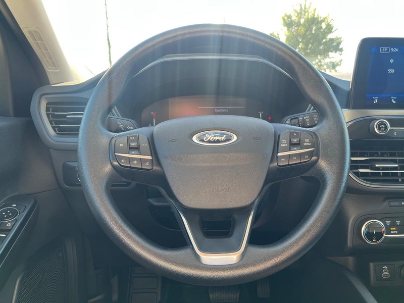 Ford Escape Vehicle Full-screen Gallery Image 19