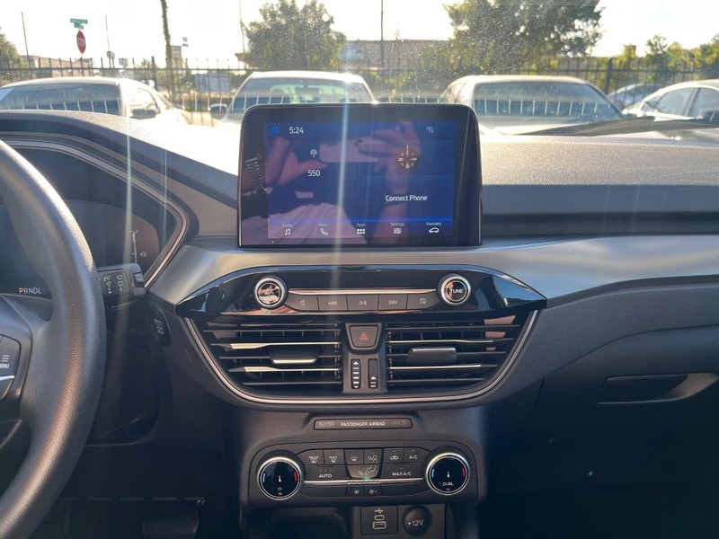 Ford Escape Vehicle Full-screen Gallery Image 21