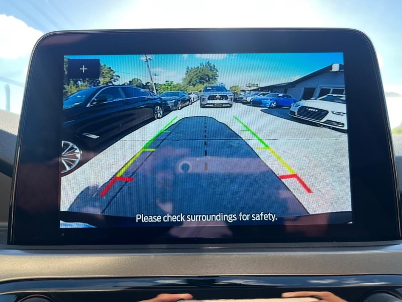 Ford Escape Vehicle Full-screen Gallery Image 24