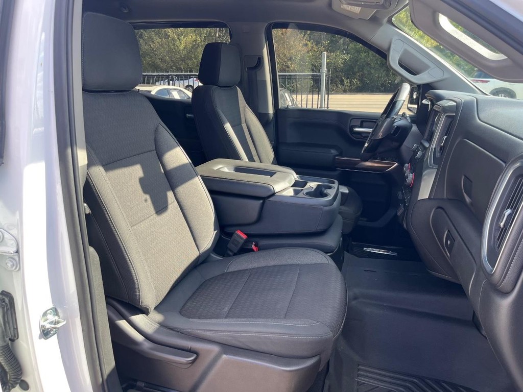 Chevrolet Silverado 1500 Vehicle Full-screen Gallery Image 14