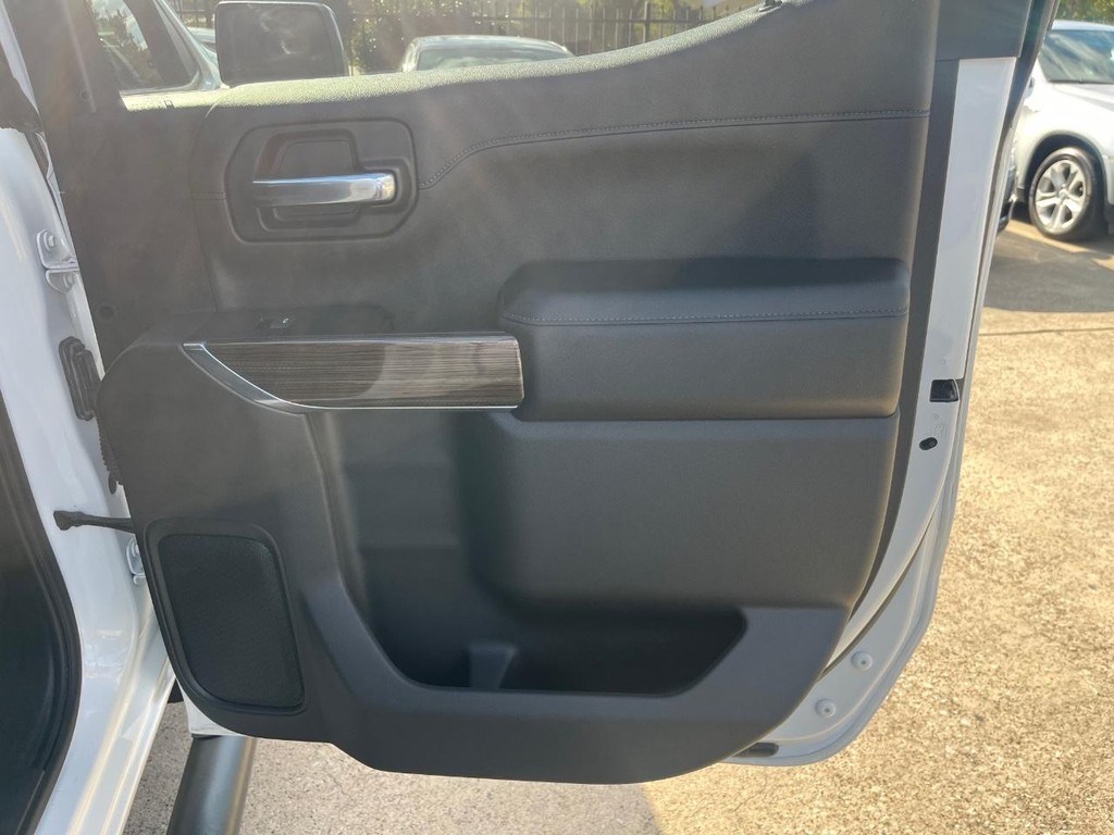 Chevrolet Silverado 1500 Vehicle Full-screen Gallery Image 15